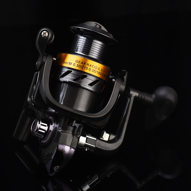 Bobina di metallo di alta qualità 5.1: 1 Mulinello da spinning con mulinello da pesca in acqua salata Mulinello da lancio con esche artificiali Mulinelli da pesca con attrezzatura da pesca